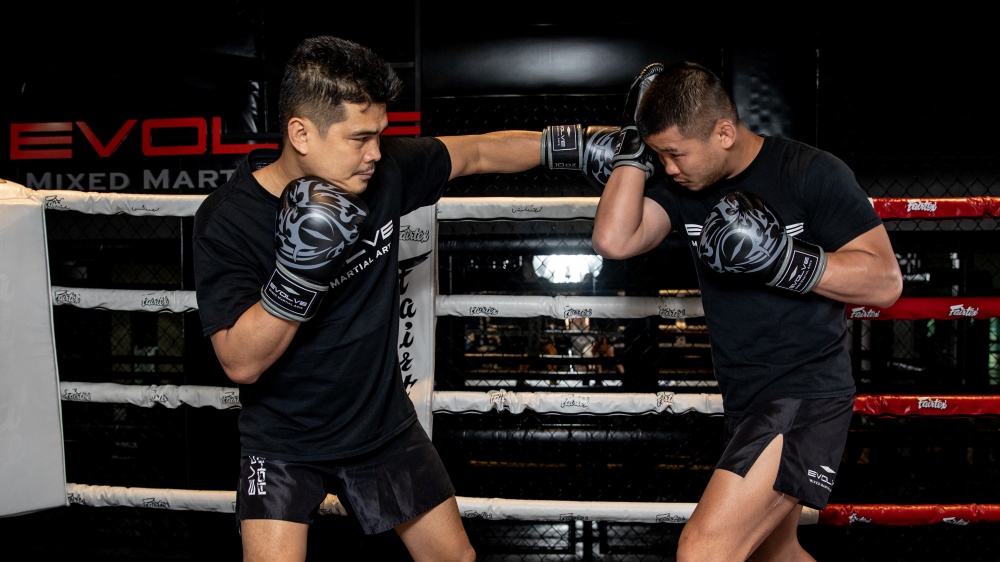 How To Effectively Throw A Haymaker Punch In Boxing