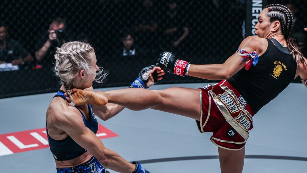 How To Throw A Powerful Lead Switch Kick